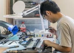 Assembly of a transmit amplifier prototype at a OceanComm lab.