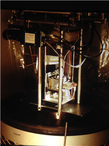 Lyding's first scanning tunneling microscope.