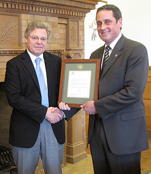 Andreas Cangellaris (left) receives the ARL Director's Coin on May 19.
